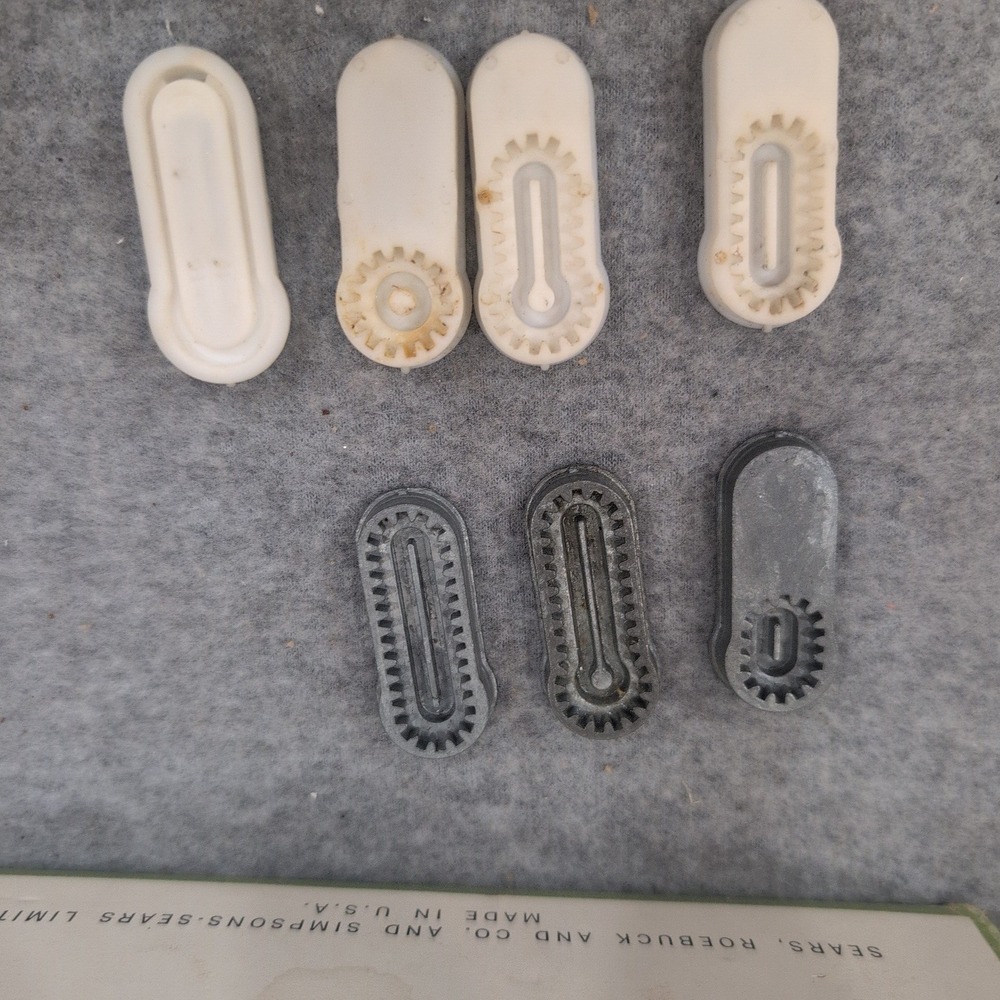 Vintage Sears Kenmore Buttonhole Attachment Set 6774 with Templates and Box - Picture 6 of 7